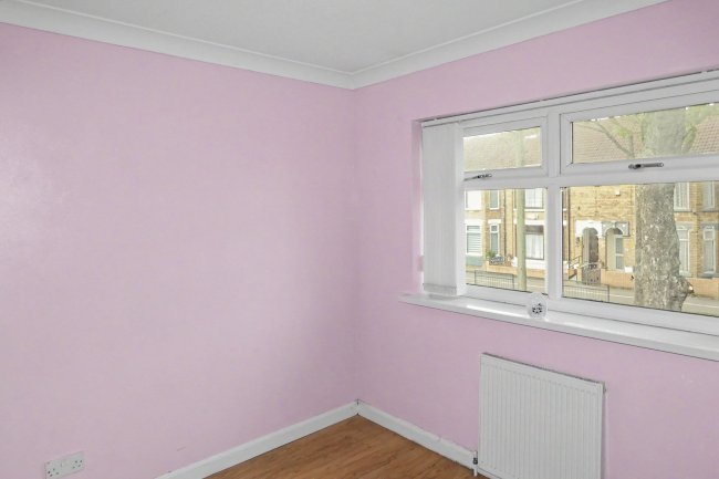 37 James Niven Court, Hull, East Riding of Yorkshire HU9 3AQ 8