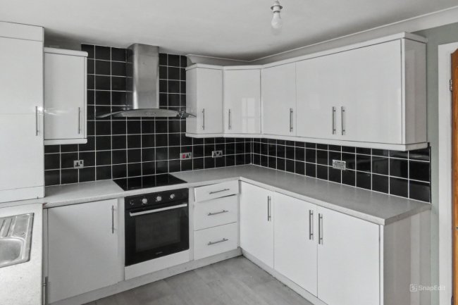 37 James Niven Court, Hull, East Riding of Yorkshire HU9 3AQ 8
