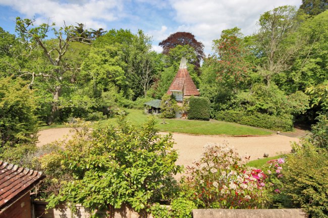 Tilton, The Stream, Catsfield, Battle, East Sussex, TN33 9BB 5