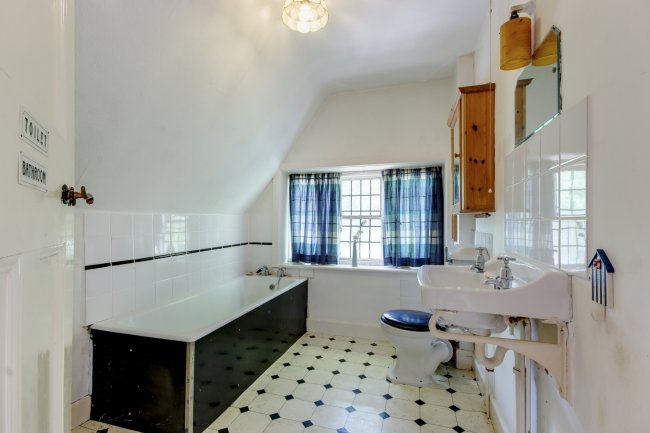 Tilton, The Stream, Catsfield, Battle, East Sussex, TN33 9BB 5