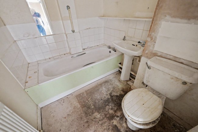 31 Canterbury Street, Newcastle upon Tyne, NE6 2JD 2