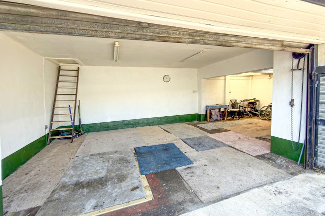 Rear of 105 High Street, Enfield, EN3 4EE 4