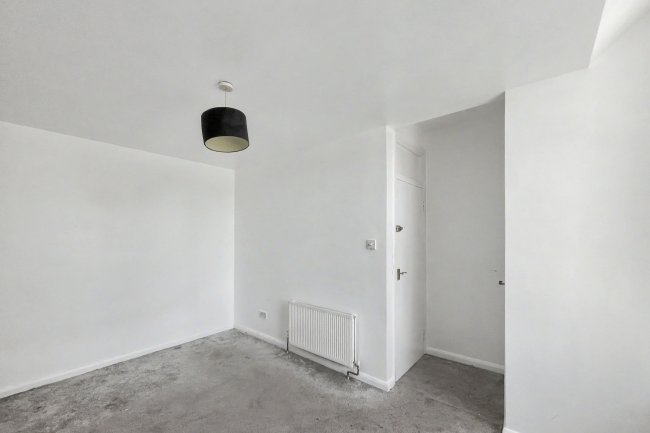 37c Sellons Avenue, Harlesden, London NW10 4HJ 2