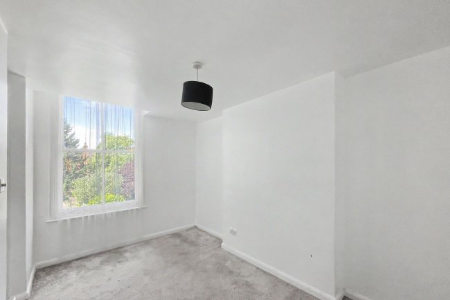 37c Sellons Avenue, Harlesden, London NW10 4HJ 2