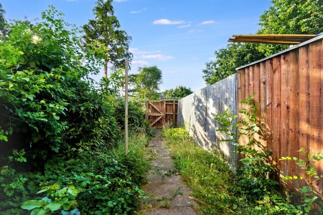12 Bartlett Close, Witney, Oxfordshire, OX28 6FD 5
