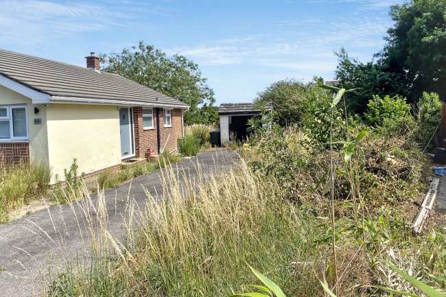 Land Adjacent 1a Sutton Road
Waterlooville, Hampshire, PO8 8PU 3