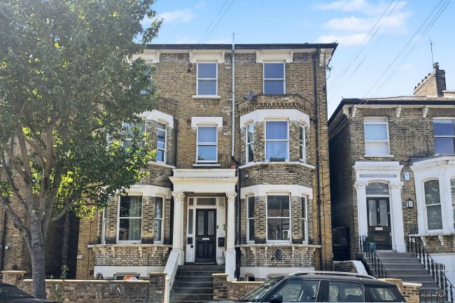 47e Ramsden Road, Balham, London, SW12 8RA
