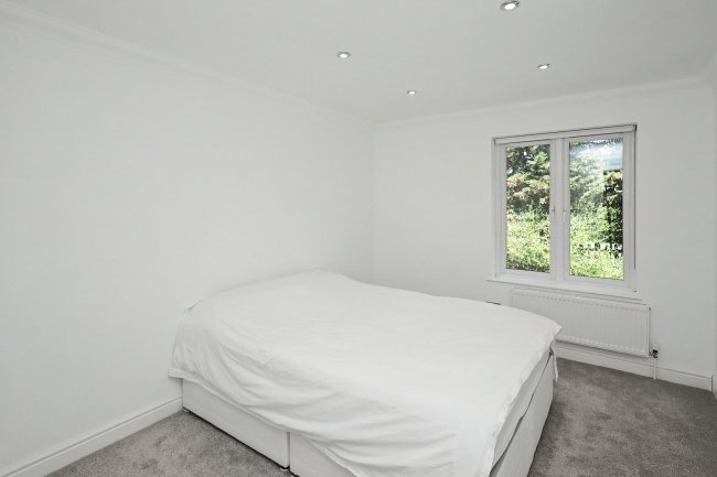 16 Sands Way, Woodford Green, IG8 8EJ 4