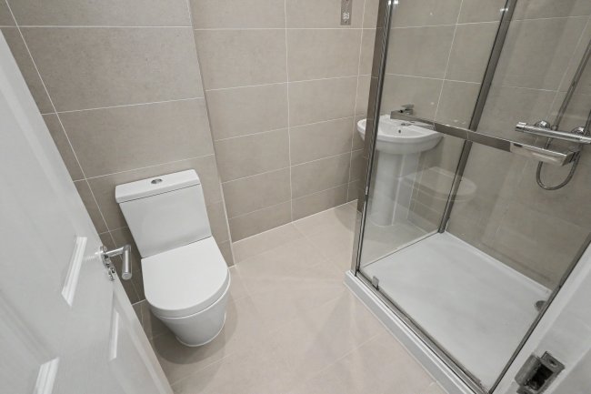 16 Sands Way, Woodford Green, IG8 8EJ 4