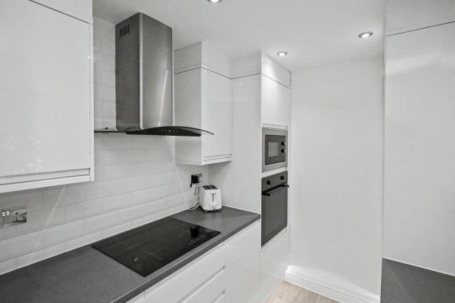 16 Sands Way, Woodford Green, IG8 8EJ 4