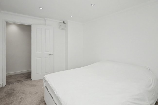 16 Sands Way, Woodford Green, IG8 8EJ 4
