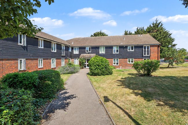 16 Sands Way, Woodford Bridge, Woodford Green IG8 8EJ