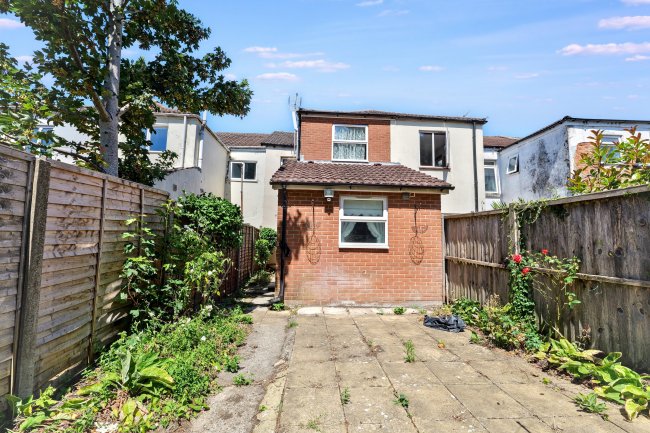 72 Milton Road, Southampton, SO15 2HR 4