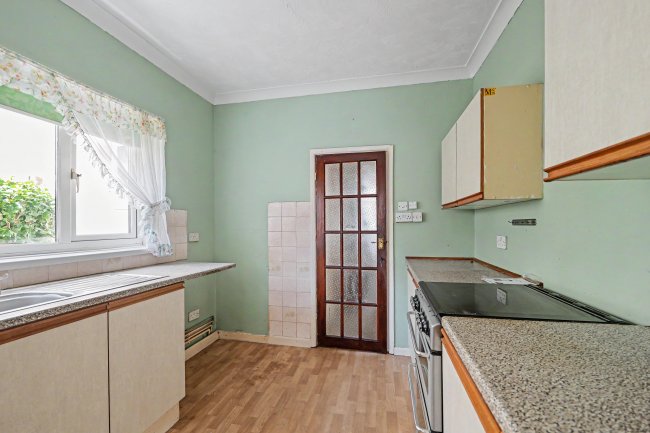 72 Milton Road, Southampton, SO15 2HR 4