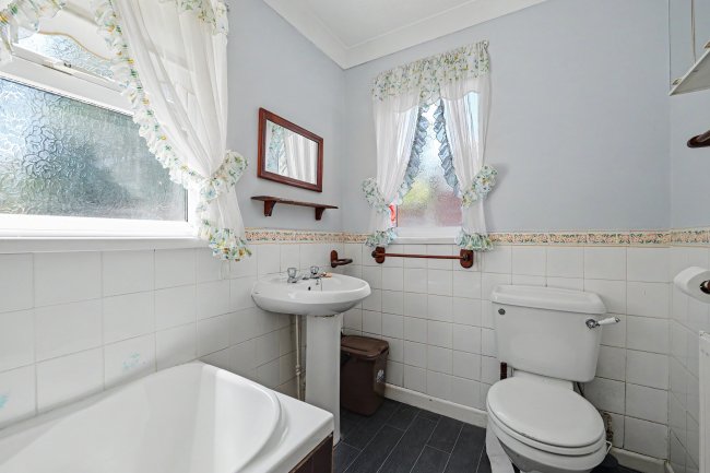 72 Milton Road, Southampton, SO15 2HR 4