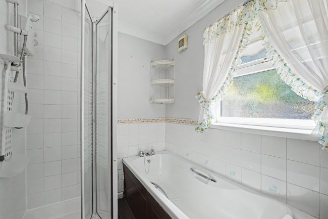 72 Milton Road, Southampton, SO15 2HR 4