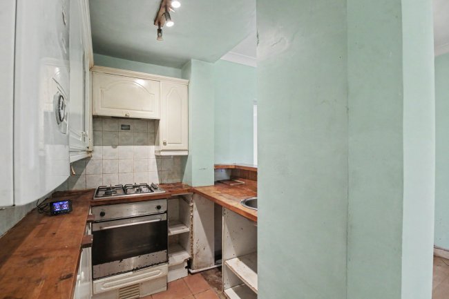 22 Edmund Road, Rainham, Essex, RM13 8LX 5