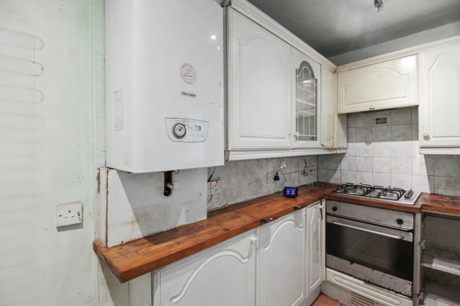 22 Edmund Road, Rainham, Essex, RM13 8LX 5