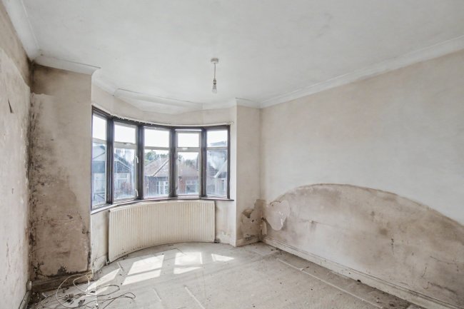 22 Edmund Road, Rainham, Essex, RM13 8LX 5