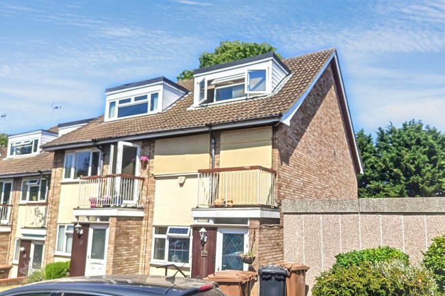 27 Harriet Way, Bushey, Hertfordshire, WD23 4JH 9