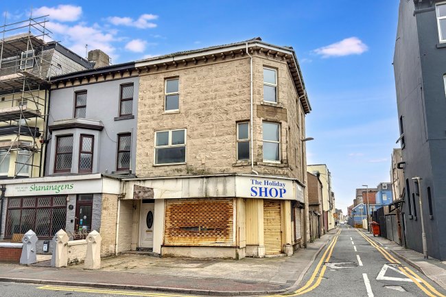 3-5 Barton Avenue, Blackpool, FY1 6AP 7