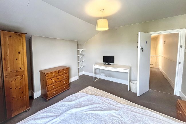19 Louisville Road, Tooting, London SW17 8RL 9