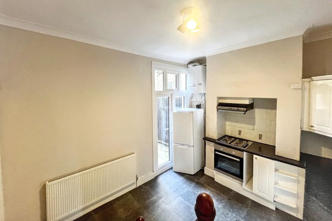 19 Louisville Road, Tooting, London SW17 8RL 9