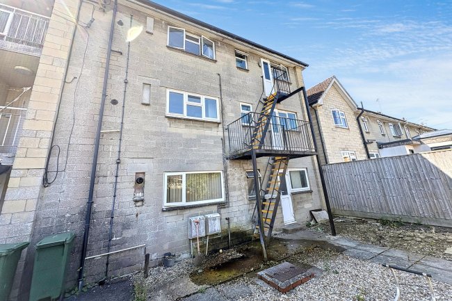 13 Weller Road, Corsham, Wiltshire, SN13 0AL 5