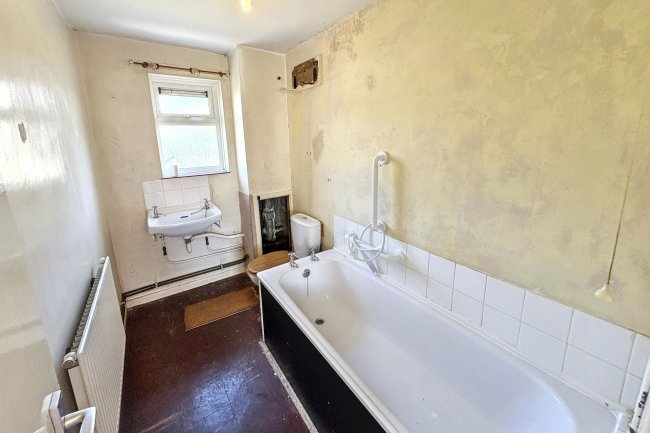 13 Weller Road, Corsham, Wiltshire, SN13 0AL 5