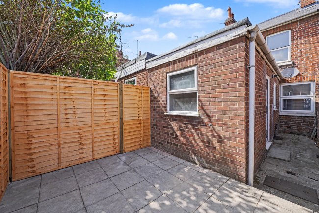 12 Pell Street, Reading, RG1 2NZ 10