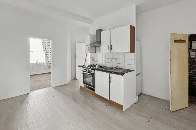 Flat 1, 27 Stretton Road, Croydon, Surrey, CR0 6EQ 3