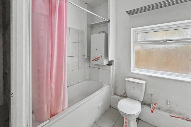 Flat 1, 27 Stretton Road, Croydon, Surrey, CR0 6EQ 3