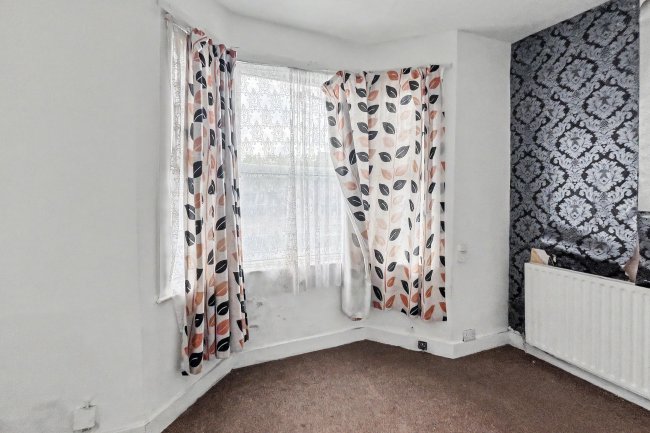 Flat 1, 27 Stretton Road, Croydon, Surrey, CR0 6EQ 3