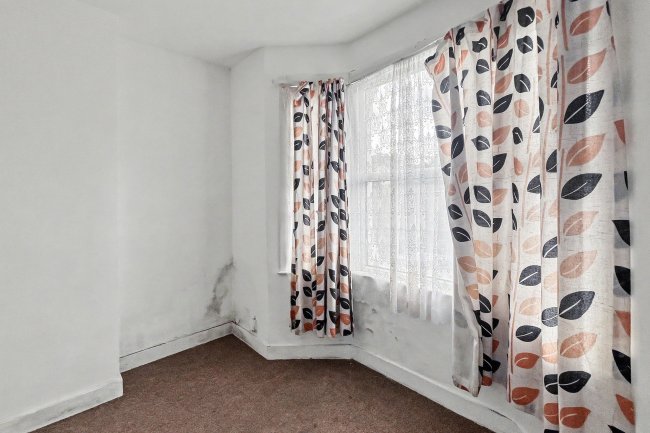 Flat 1, 27 Stretton Road, Croydon, Surrey, CR0 6EQ 3