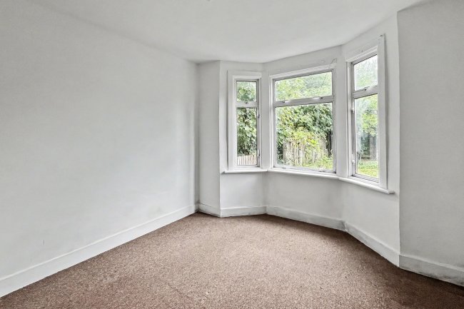 Flat 1, 27 Stretton Road, Croydon, Surrey, CR0 6EQ 3