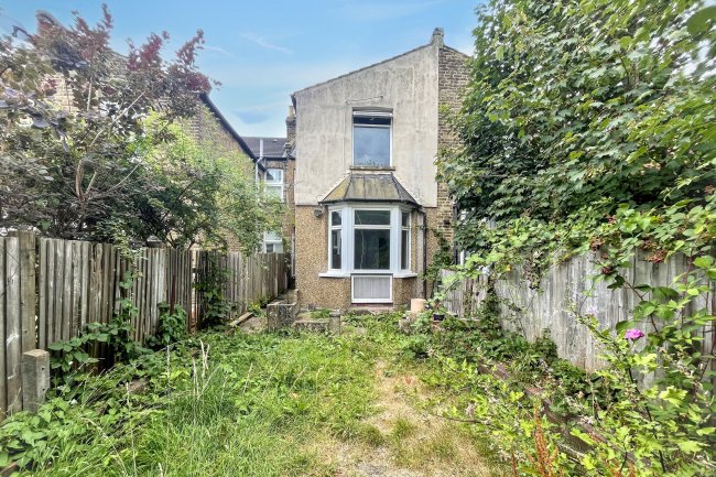 Flat 1, 27 Stretton Road, Croydon, Surrey, CR0 6EQ 3