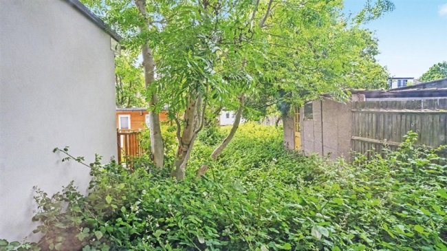 16 Glendale Gardens, Wembley, HA9 8PS 7