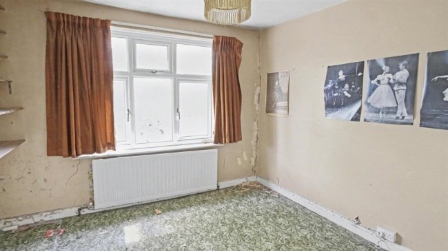 16 Glendale Gardens, Wembley, HA9 8PS 7