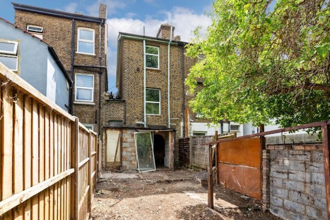 193 Whitehorse Road, Croydon, Surrey, CR0 2LB 9