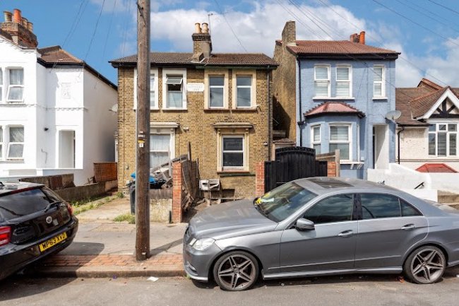 193 Whitehorse Road, Croydon, Surrey, CR0 2LB 9