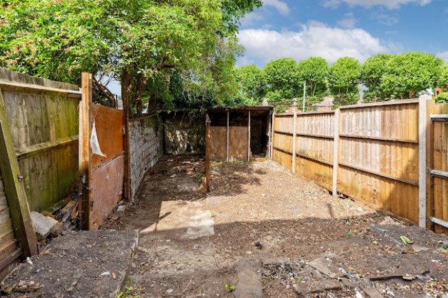 193 Whitehorse Road, Croydon, Surrey, CR0 2LB 9