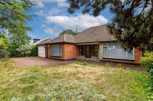 74 Bracken Drive, Chigwell, Essex, IG7 5RD 7