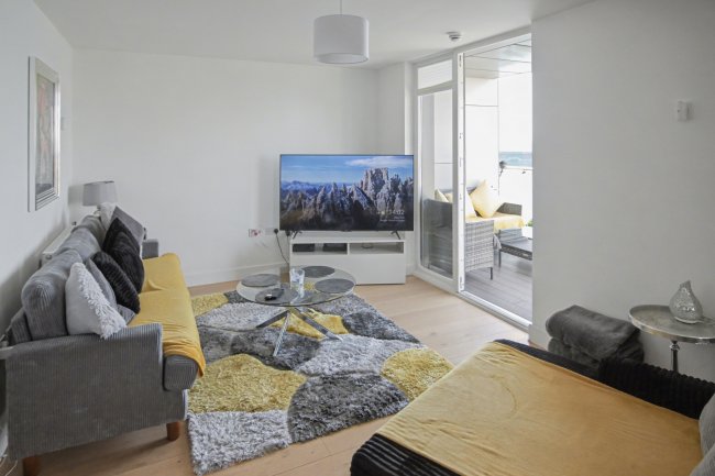 Unit 18, Orion, 9 The Boardwalk, Brighton Marina Village BN2 5ZD 3