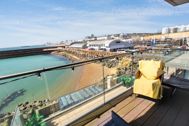 Unit 18, Orion, 9 The Boardwalk, Brighton Marina Village BN2 5ZD 3