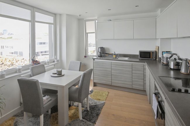 Unit 18, Orion, 9 The Boardwalk, Brighton Marina Village BN2 5ZD 3