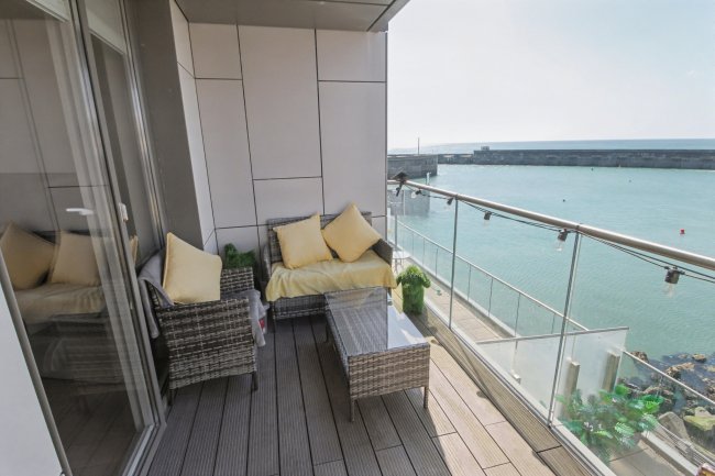 Unit 18, Orion, 9 The Boardwalk, Brighton Marina Village BN2 5ZD 3