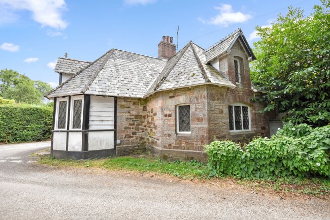 The Old Post Office, Huntsham, Tiverton, EX16 7NQ 9