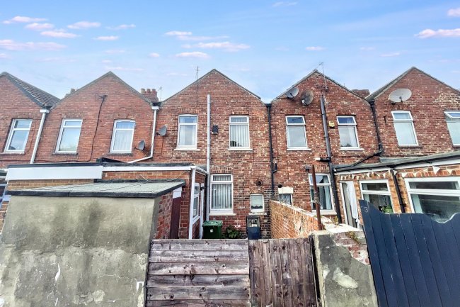 14 The Gables, Washington, Tyne & Wear NE38 7DW 9