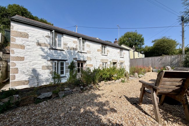 Rose Cottage, Gweek, Cornwall, TR12 6UA 2