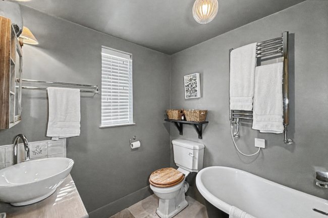 Rose Cottage, Gweek, Cornwall, TR12 6UA 2
